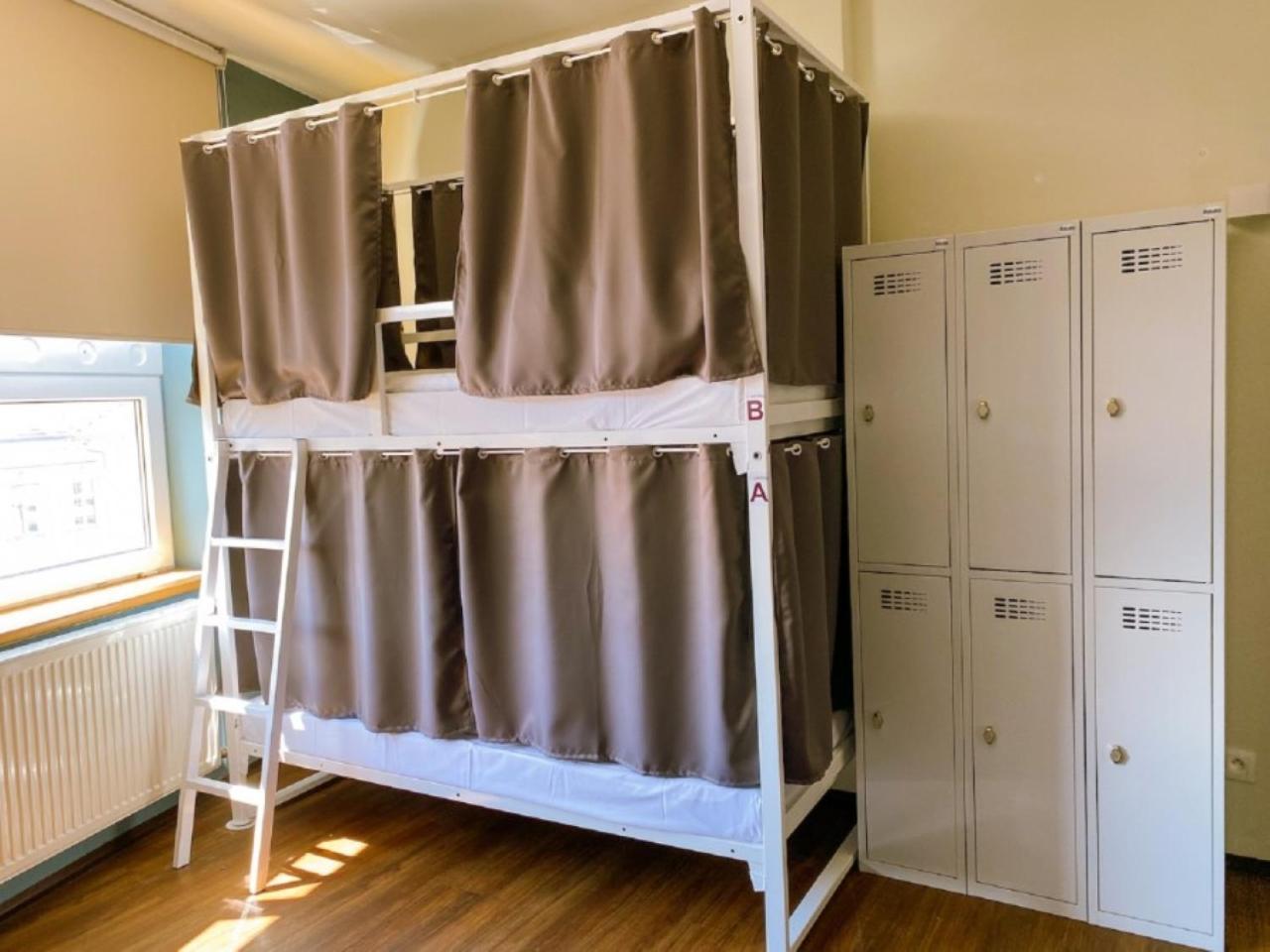 Bed 6-Bed Mixed Dorm
