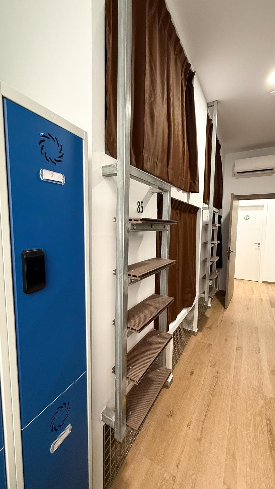 Single Bed Mixed Dormitory Room