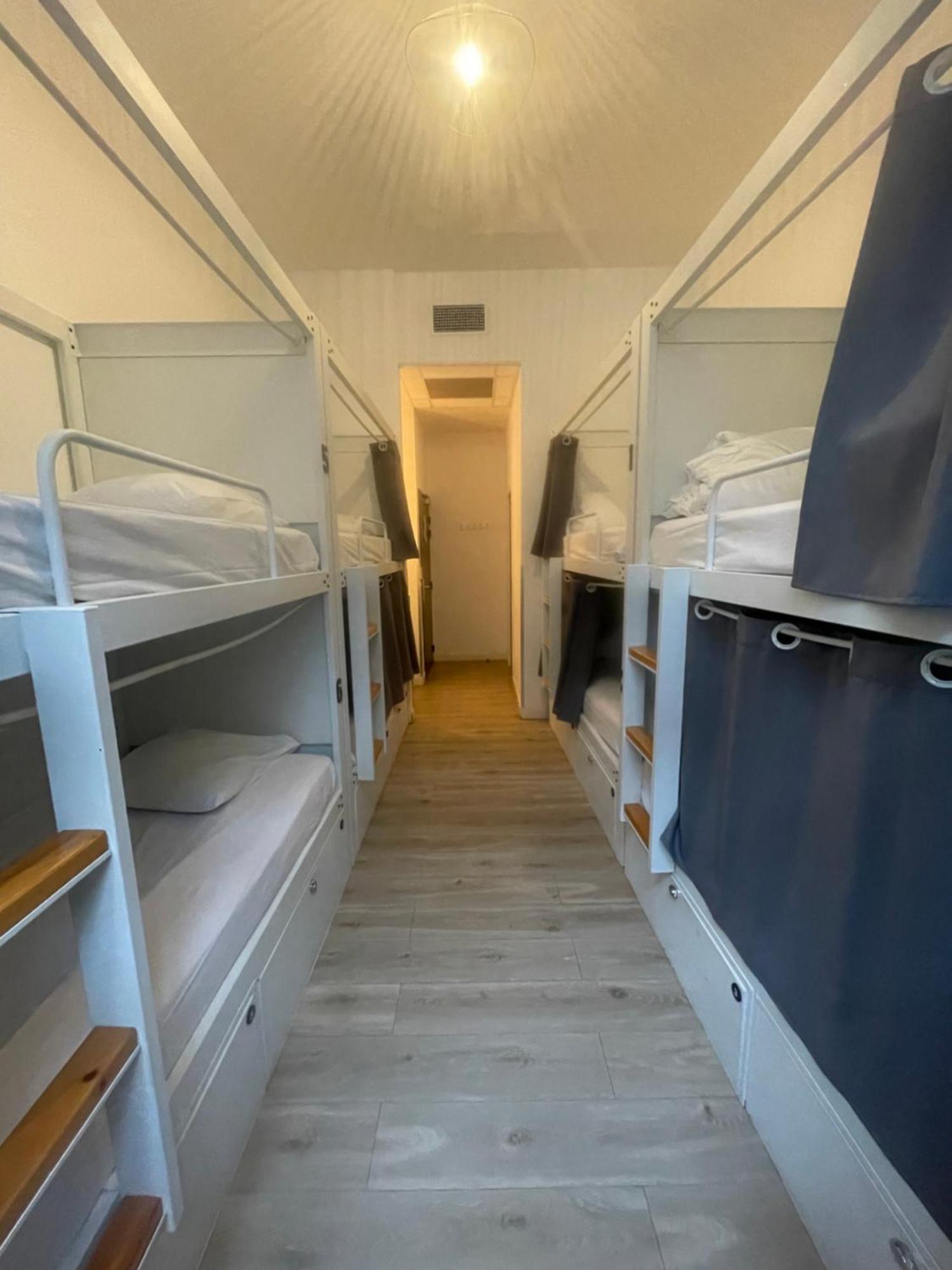 Bed 8-Bed Mixed Dormitory Room