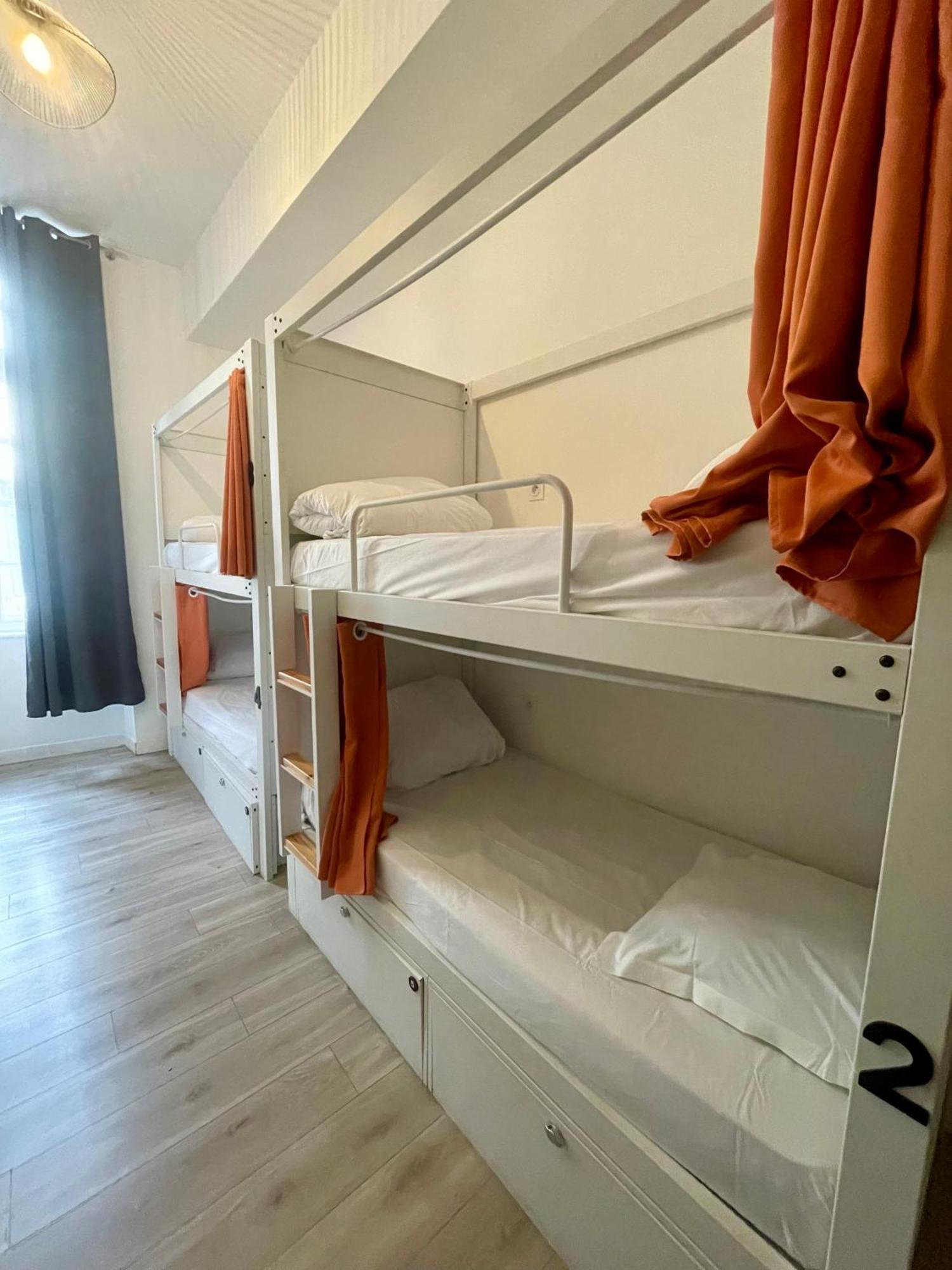 Bed 4-Bed Mixed Dormitory Room