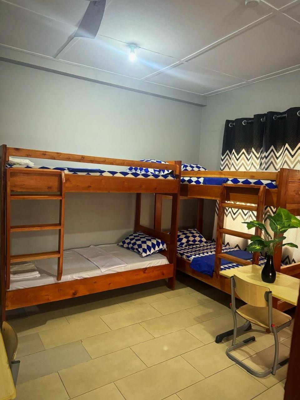 Habitación Compartida Mixta de 8 camas