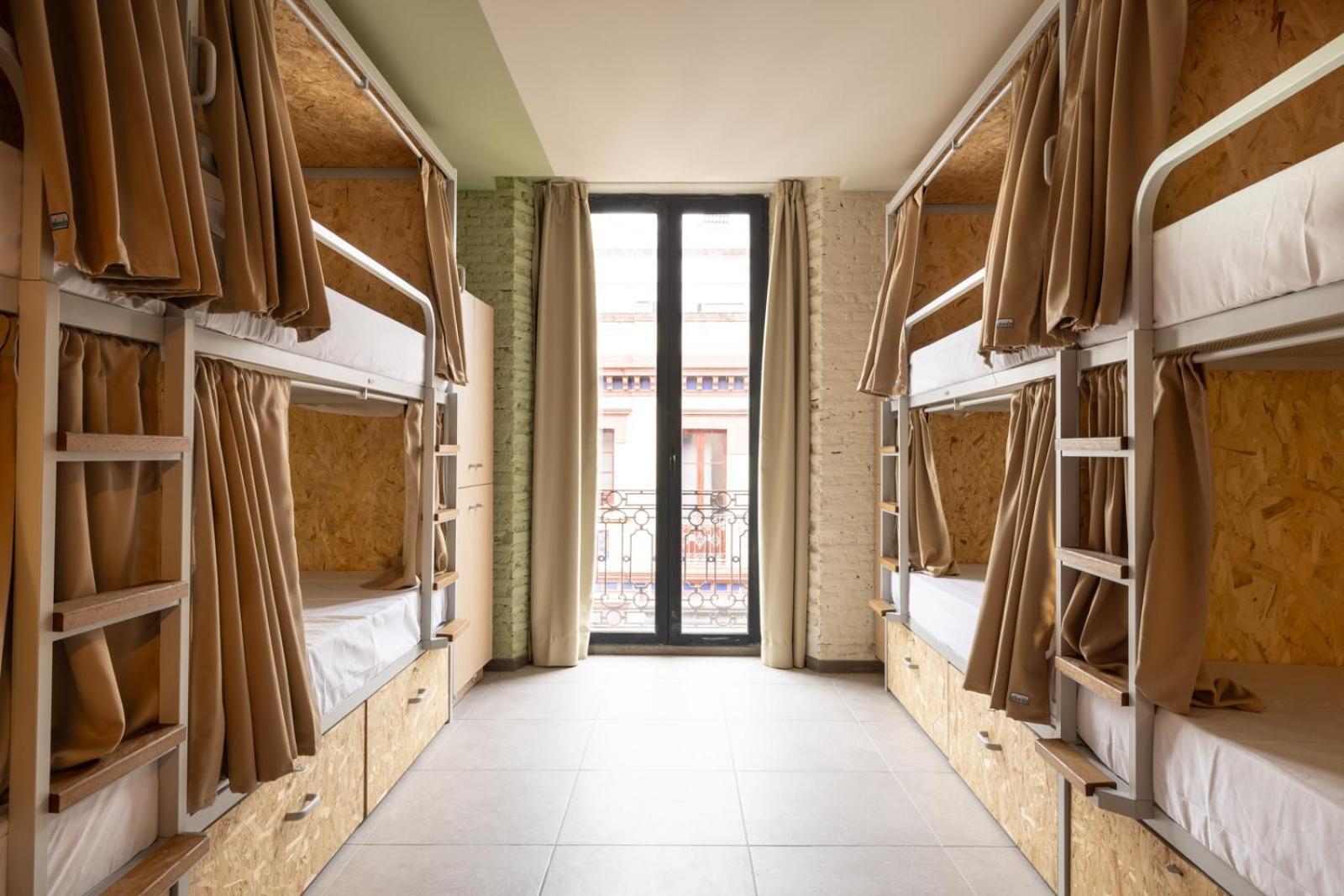 Posto Letto in Dormitorio Misto con 8 Letti
