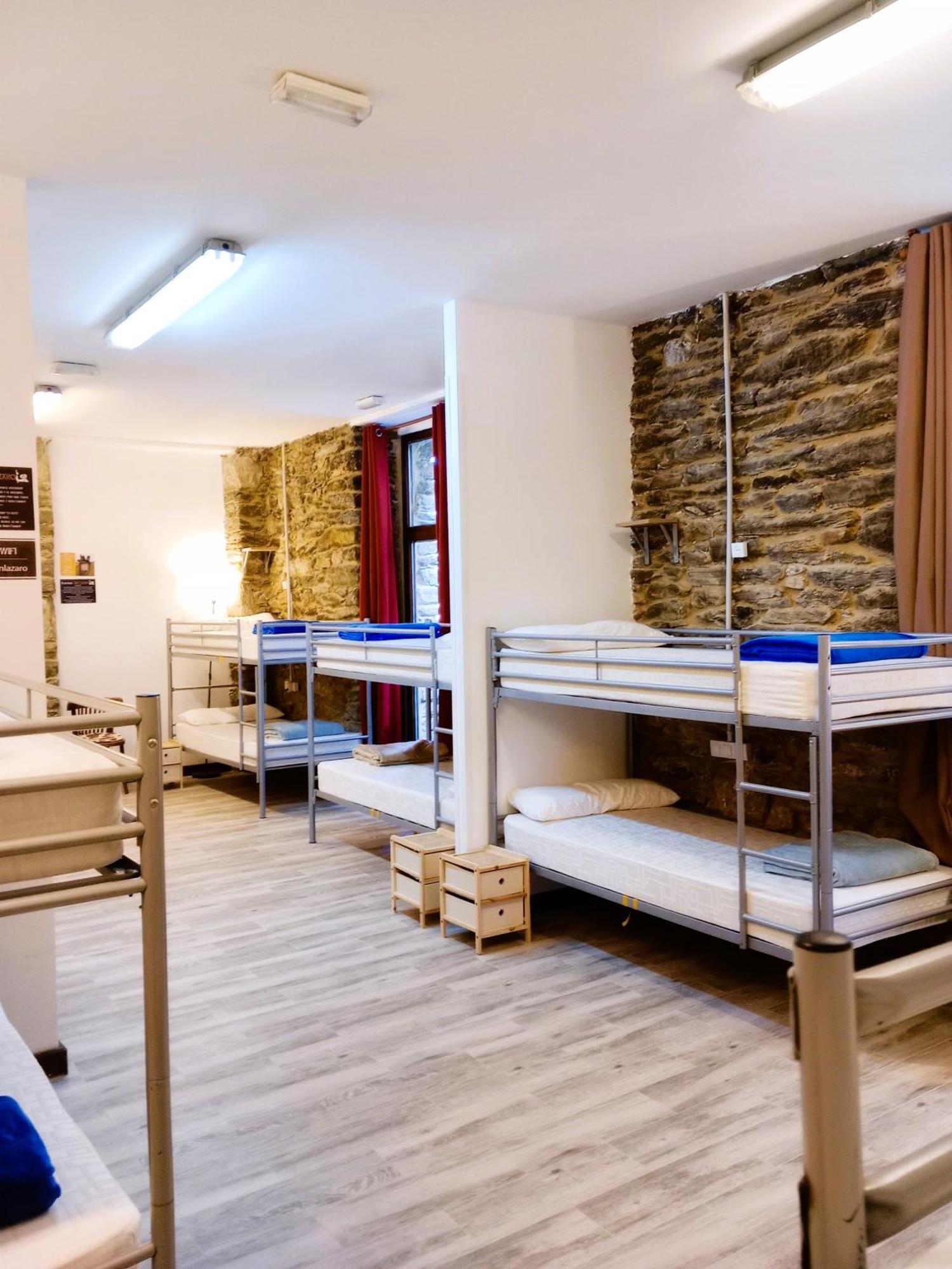 Bed 20-Bed Mixed Dormitory Room