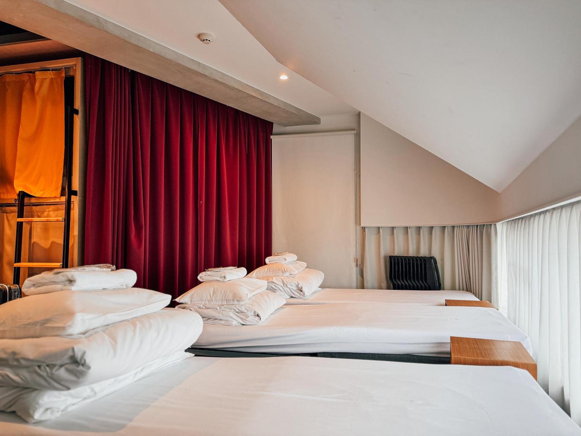 Mixed Dormitory Room