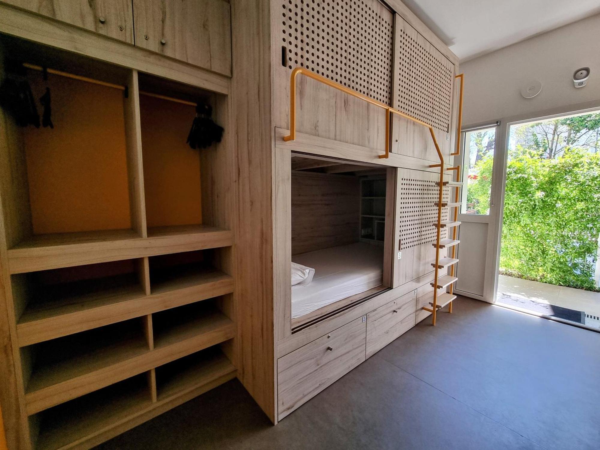Private 4-Person Room
