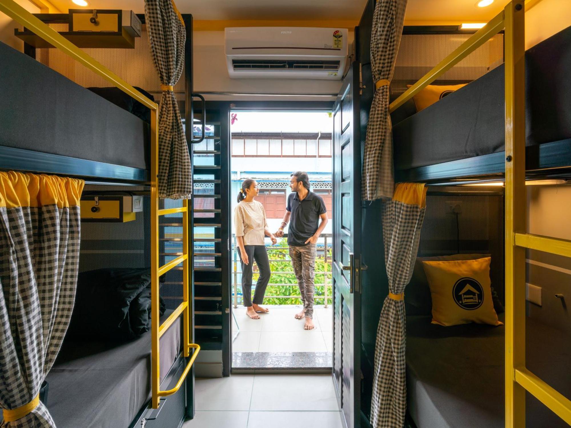 Bed in 6 Bed Mixed Dormitory with Balcony
