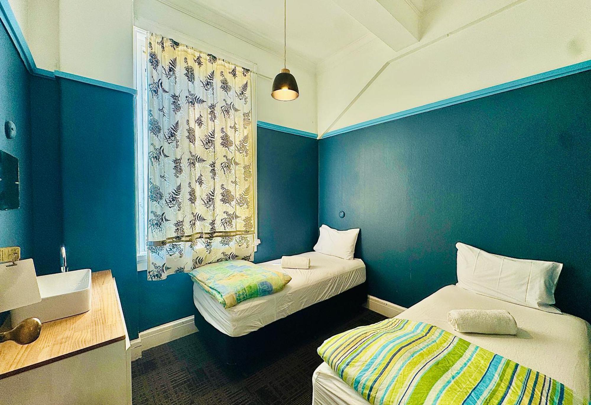 Twin Room,1672598438:JPEG