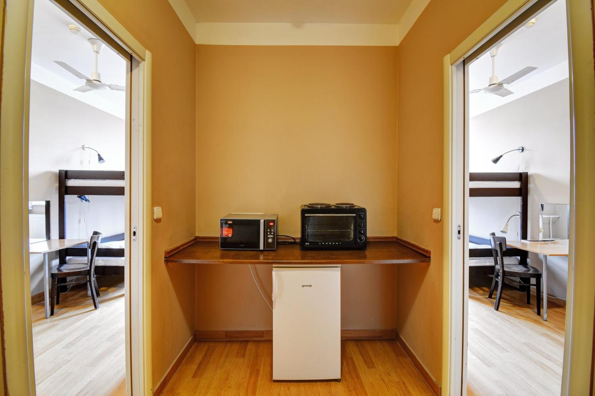 Posto Letto in Dormitorio per 8 Persone