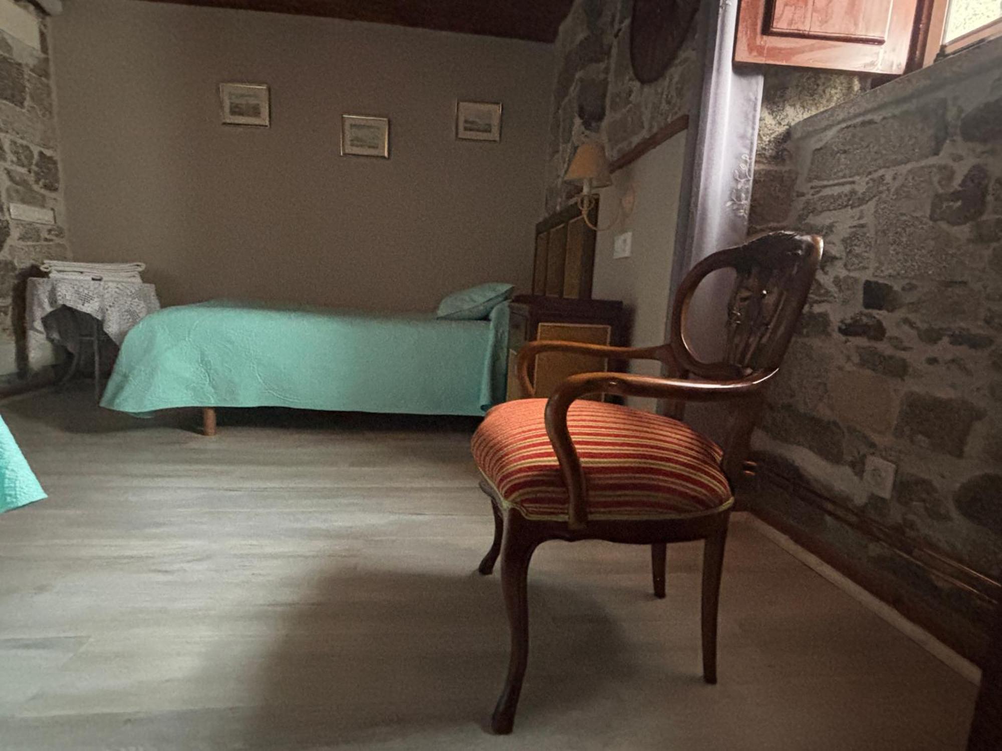 Twin Room,1682982385:JPEG