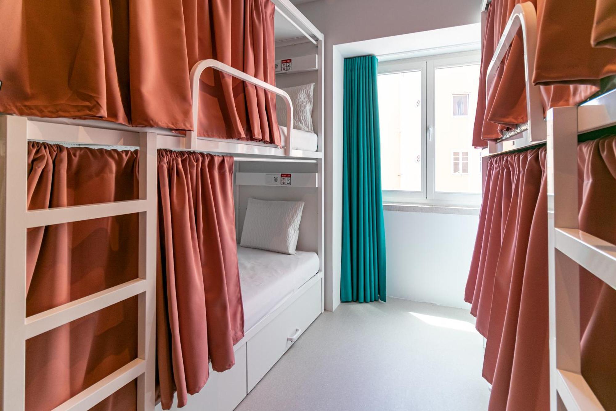 4-Bed Mixed Dormitory Room