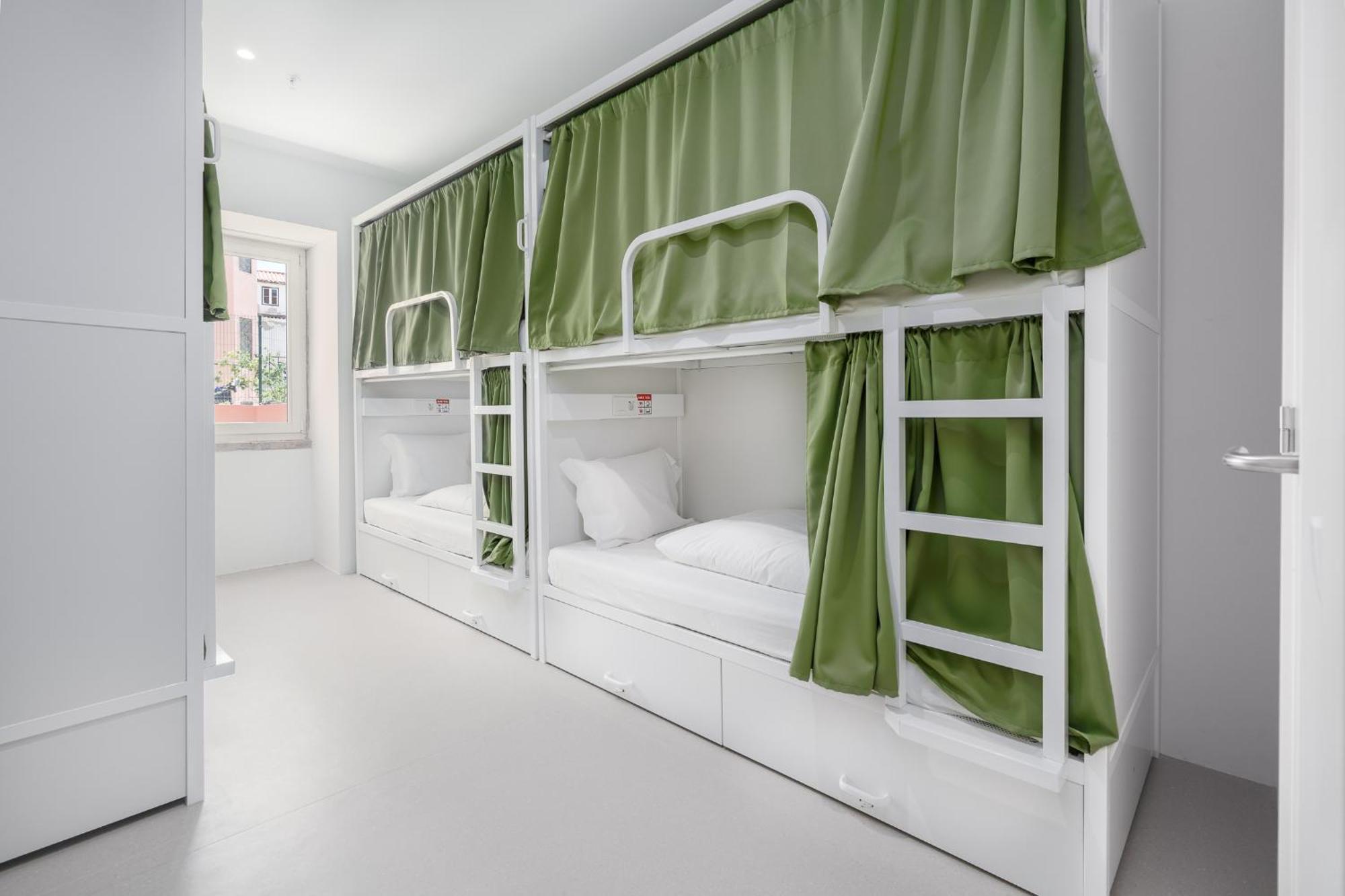 Bed 6-Bed Mixed Dormitory Room