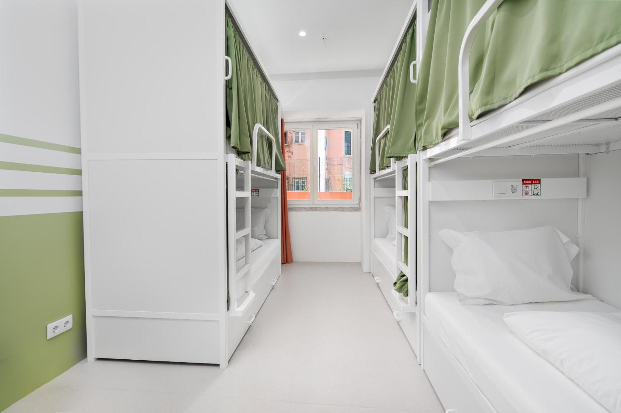 Bed 6-Bed Mixed Dormitory Room