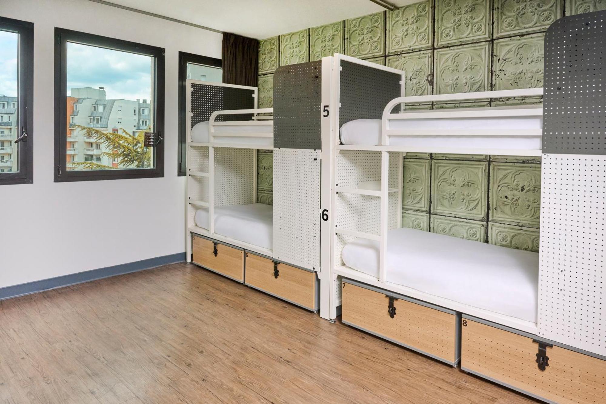 Bed 8-Bed Mixed Dormitory Room
