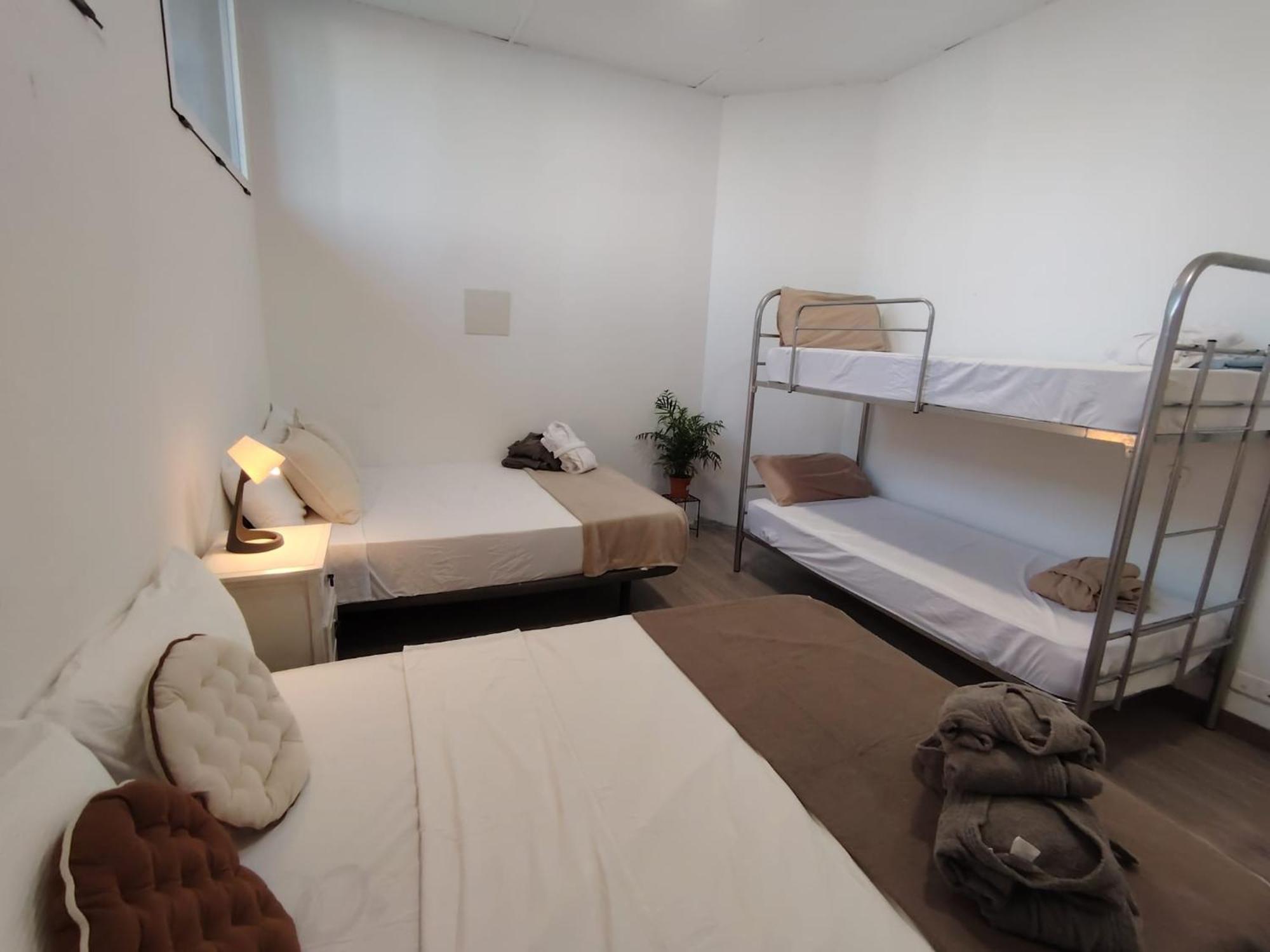 Habitación Familiar con baño compartido