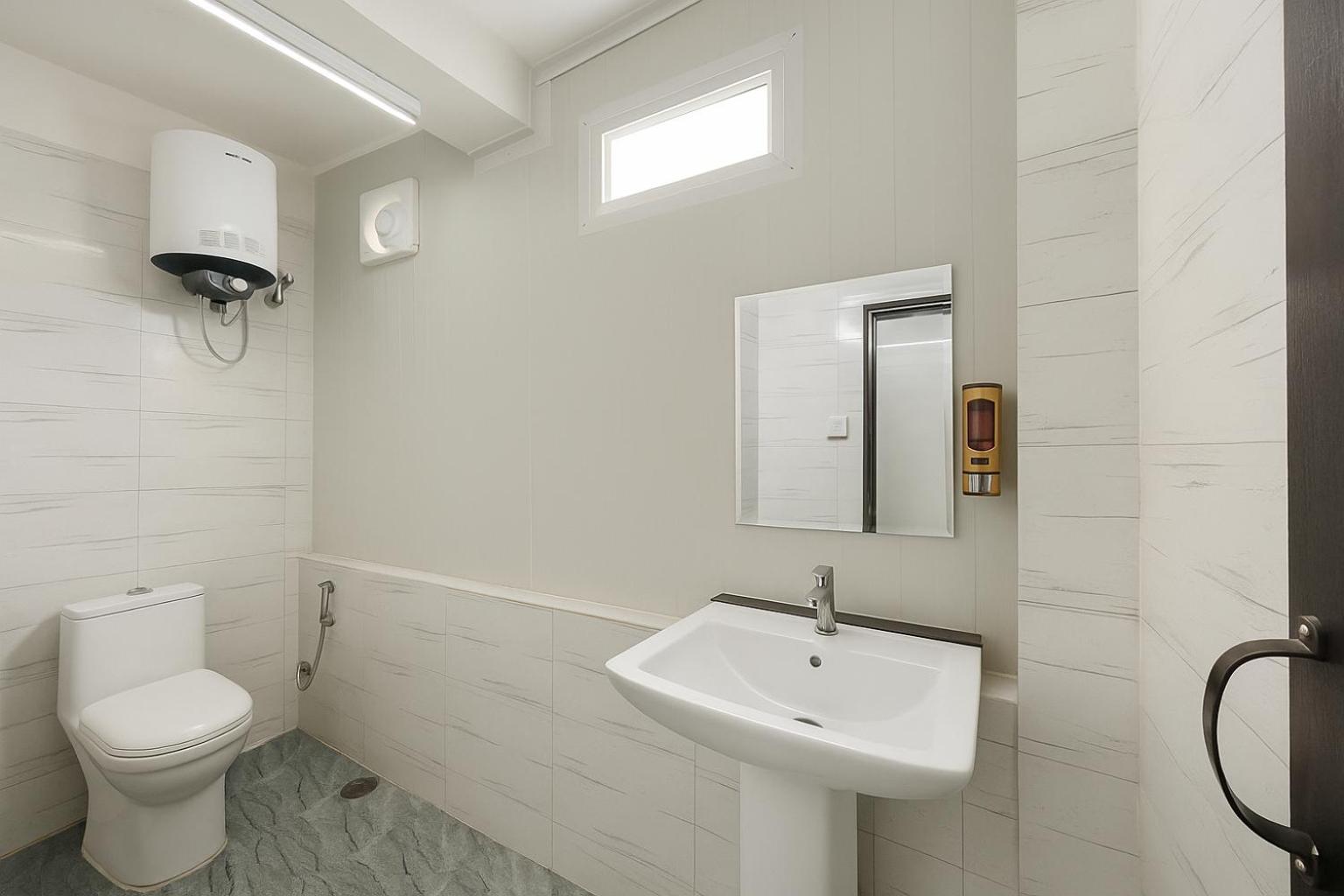 Family Room Private Bathroom