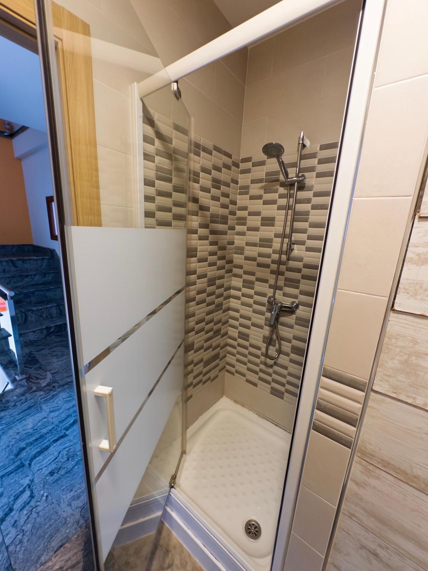Mixed Dormitory Room,1695789400:JPEG