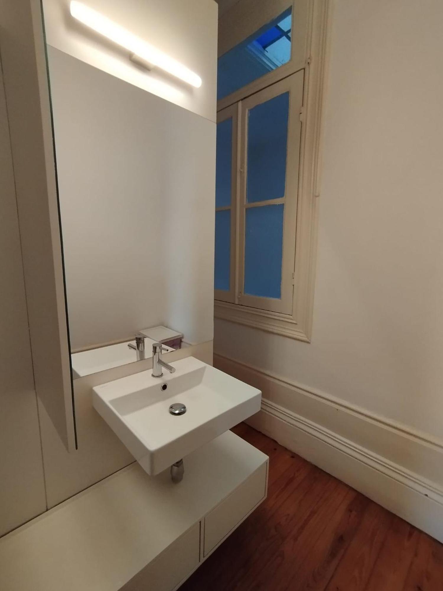 6-Bed Mixed Dormitory Room