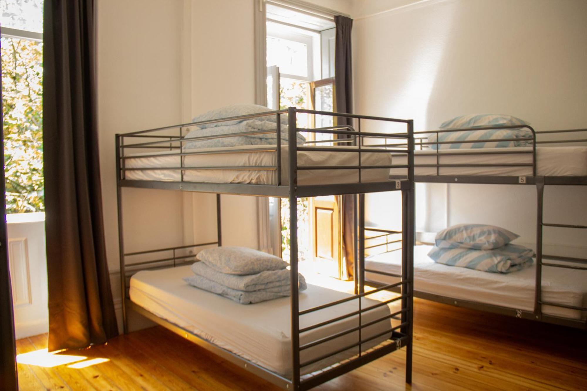 Bed 6-Bed Dormitory Room