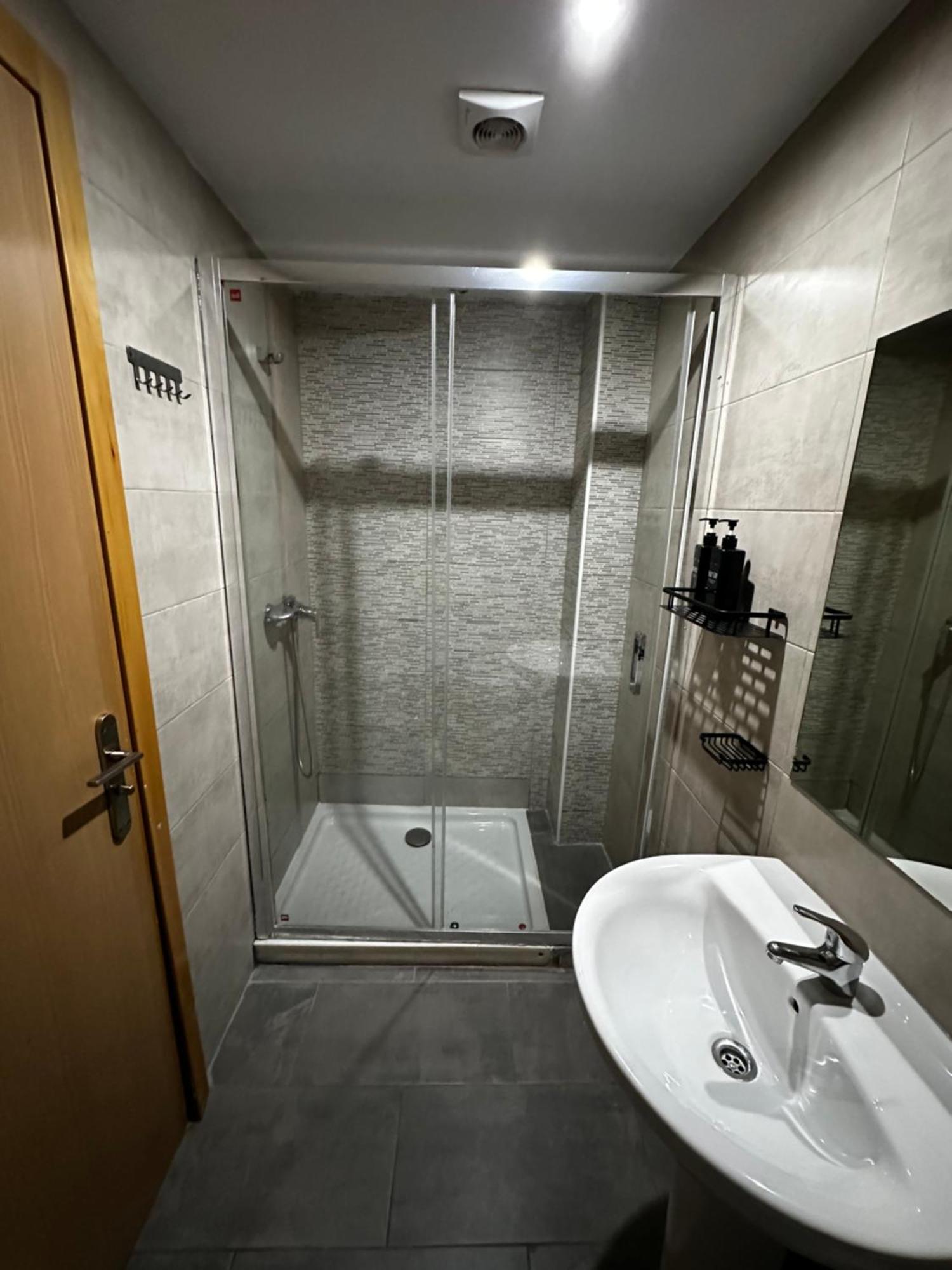 Twin Room Private Bathroom
