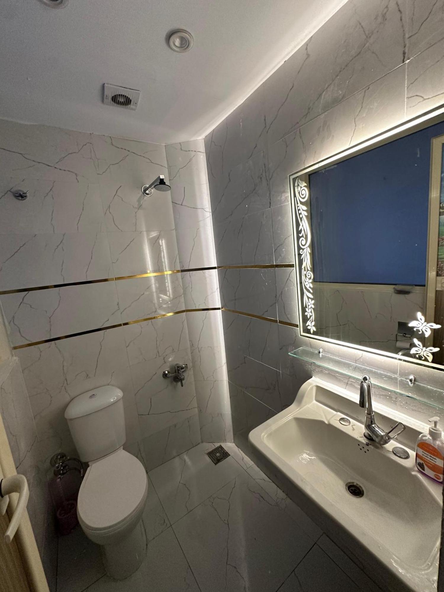 Deluxe Double Room with Bath,1698778560:JPEG