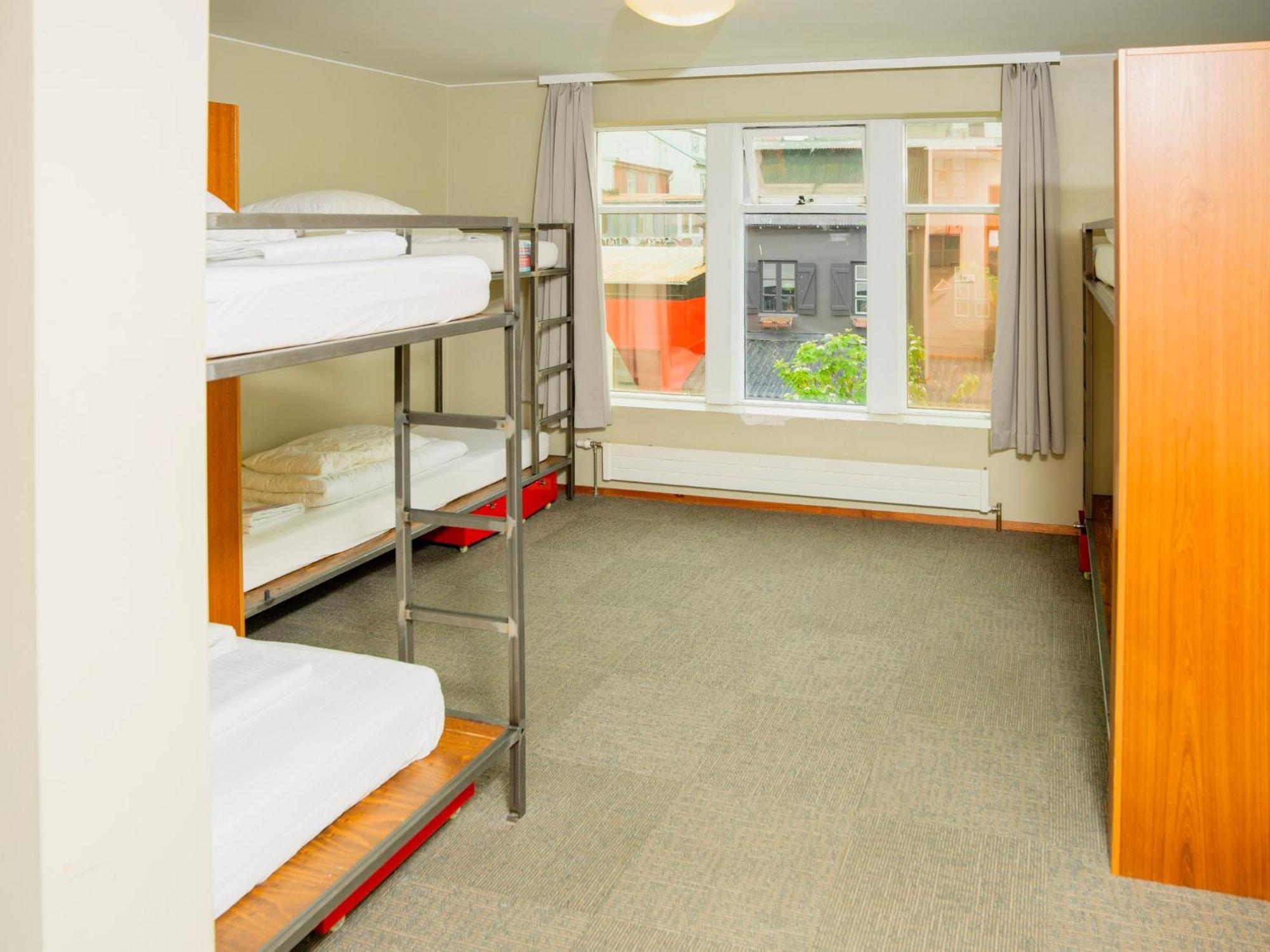 Single bed 6-Bed MIXED Dorm Private Bathroom,1698985128:JPEG