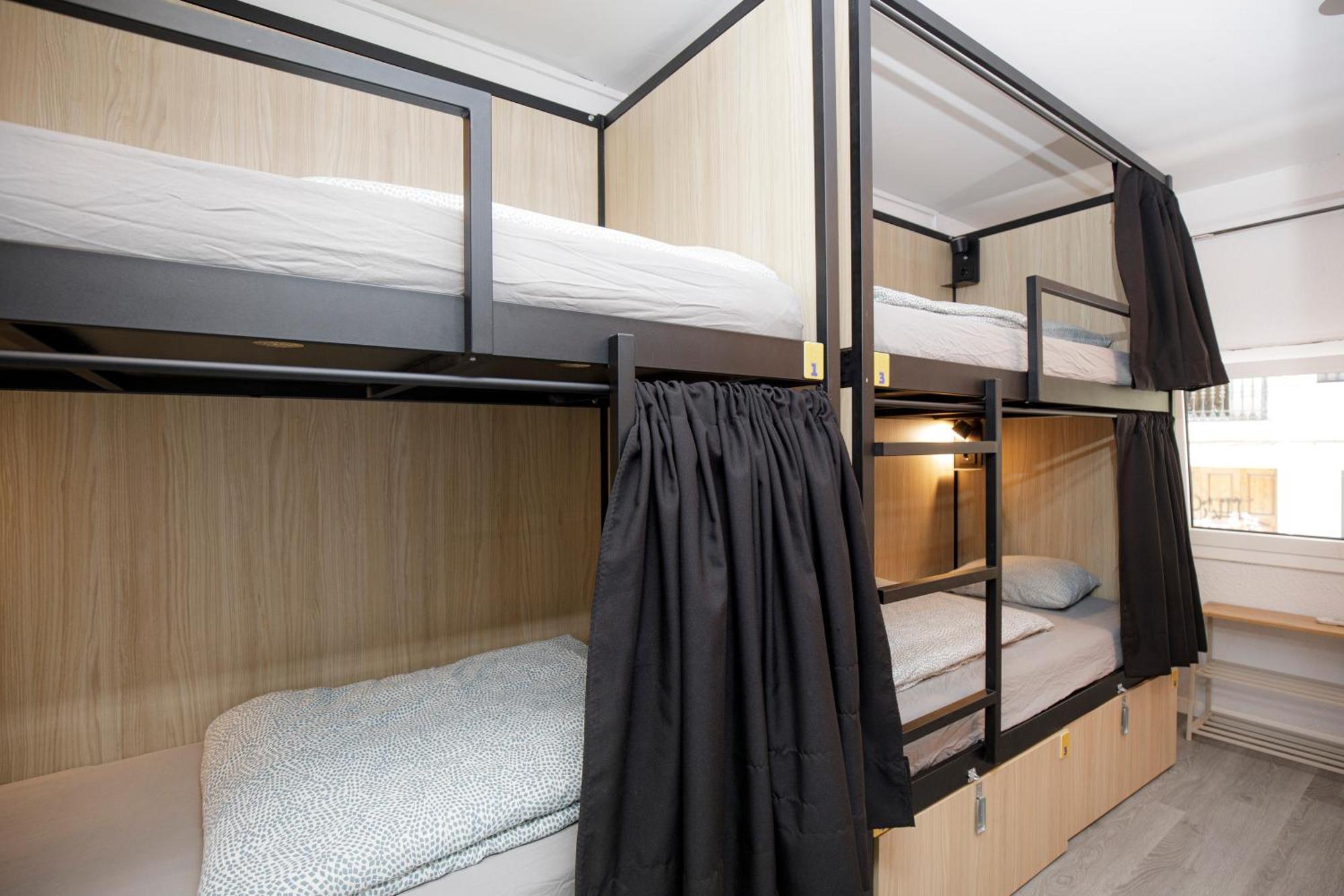 Bed 4-Bed Mixed Dormitory Room
