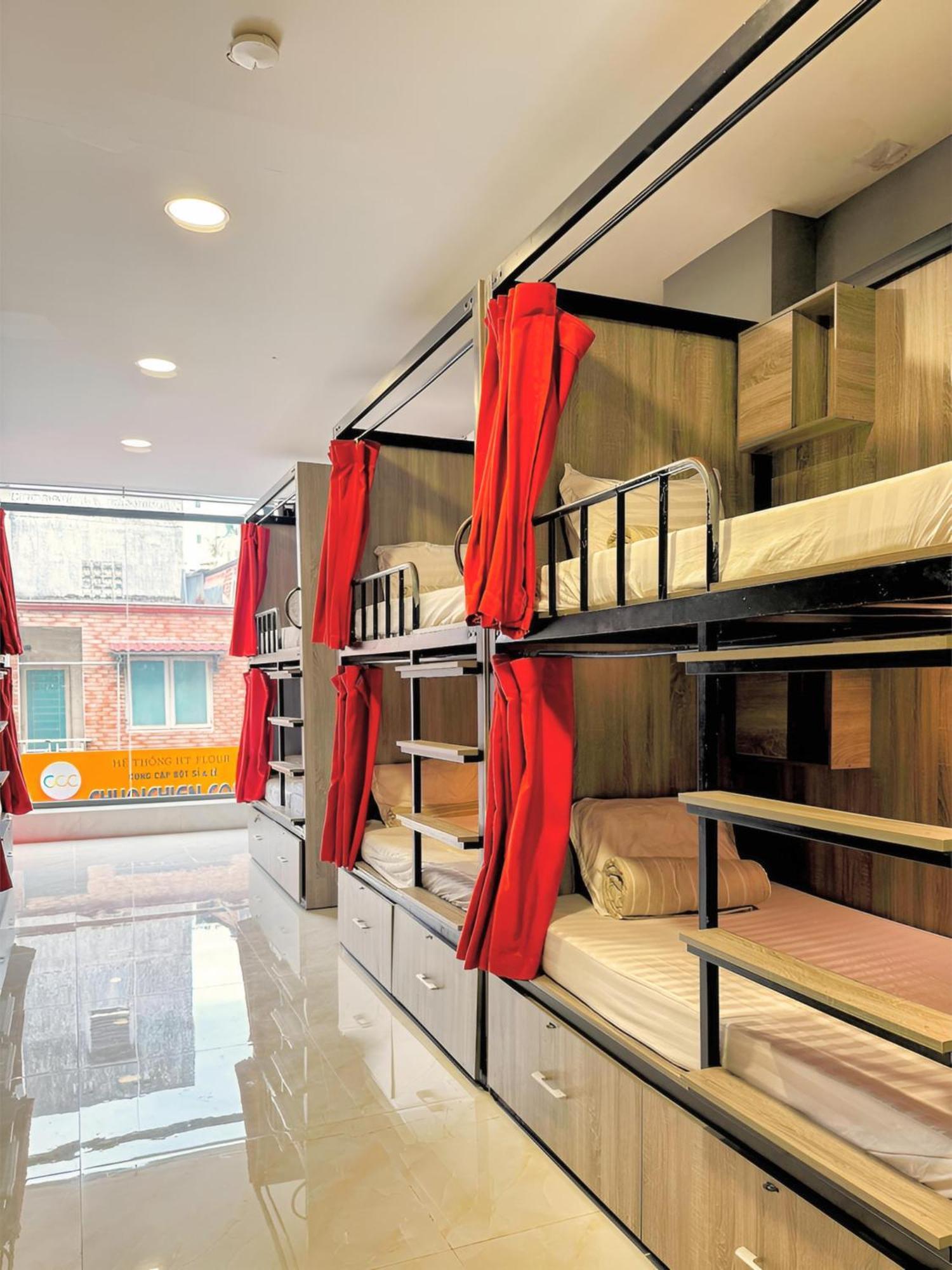 Bed in 14-Bed Mixed Dormitory Room
