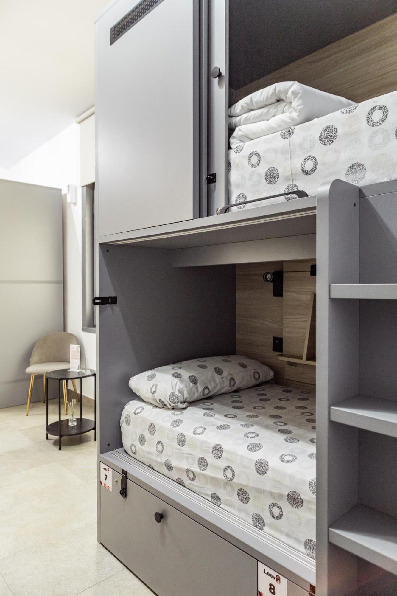 Bed 8-Bed Mixed Dormitory Room