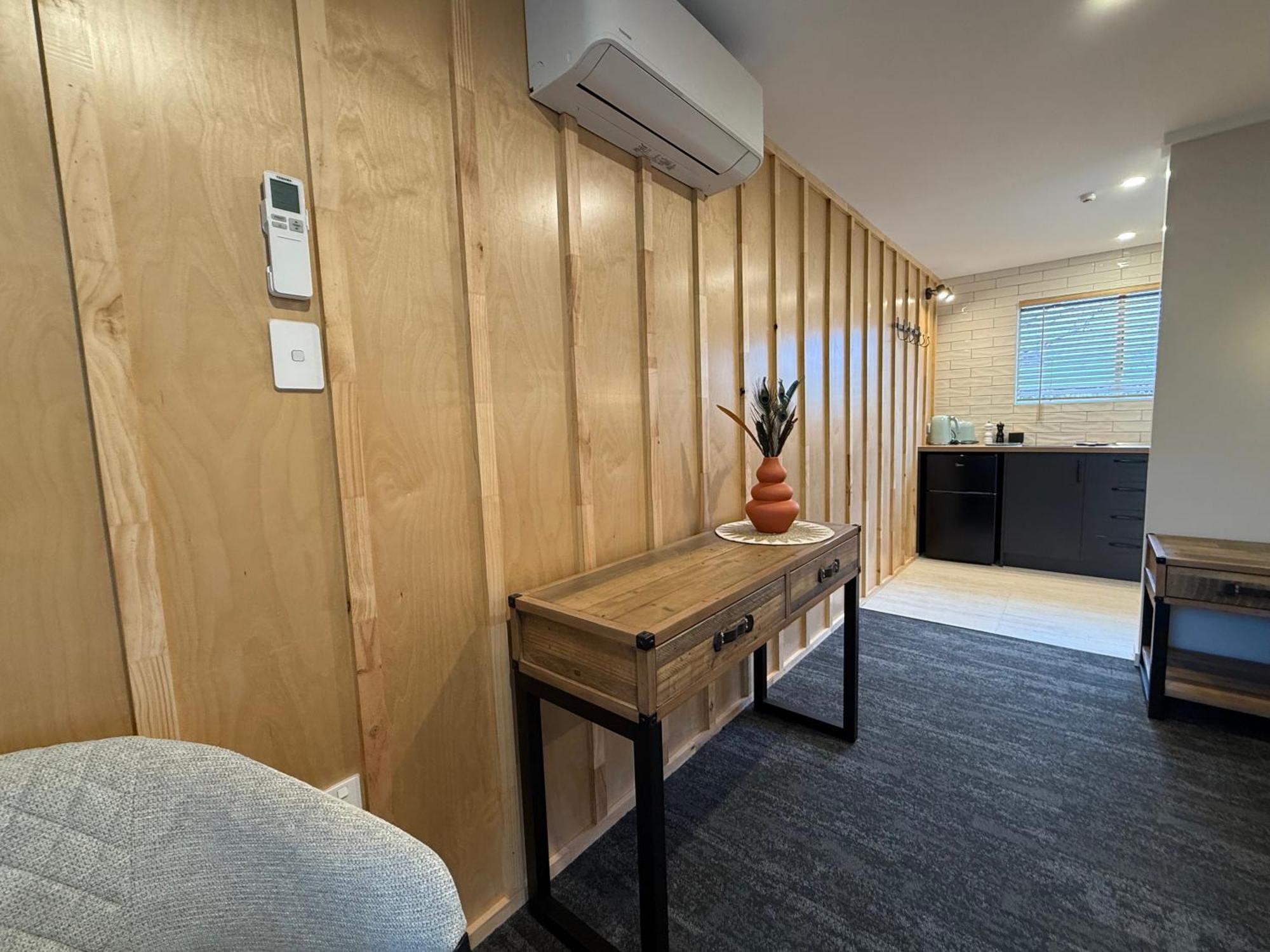 Deluxe King Studio