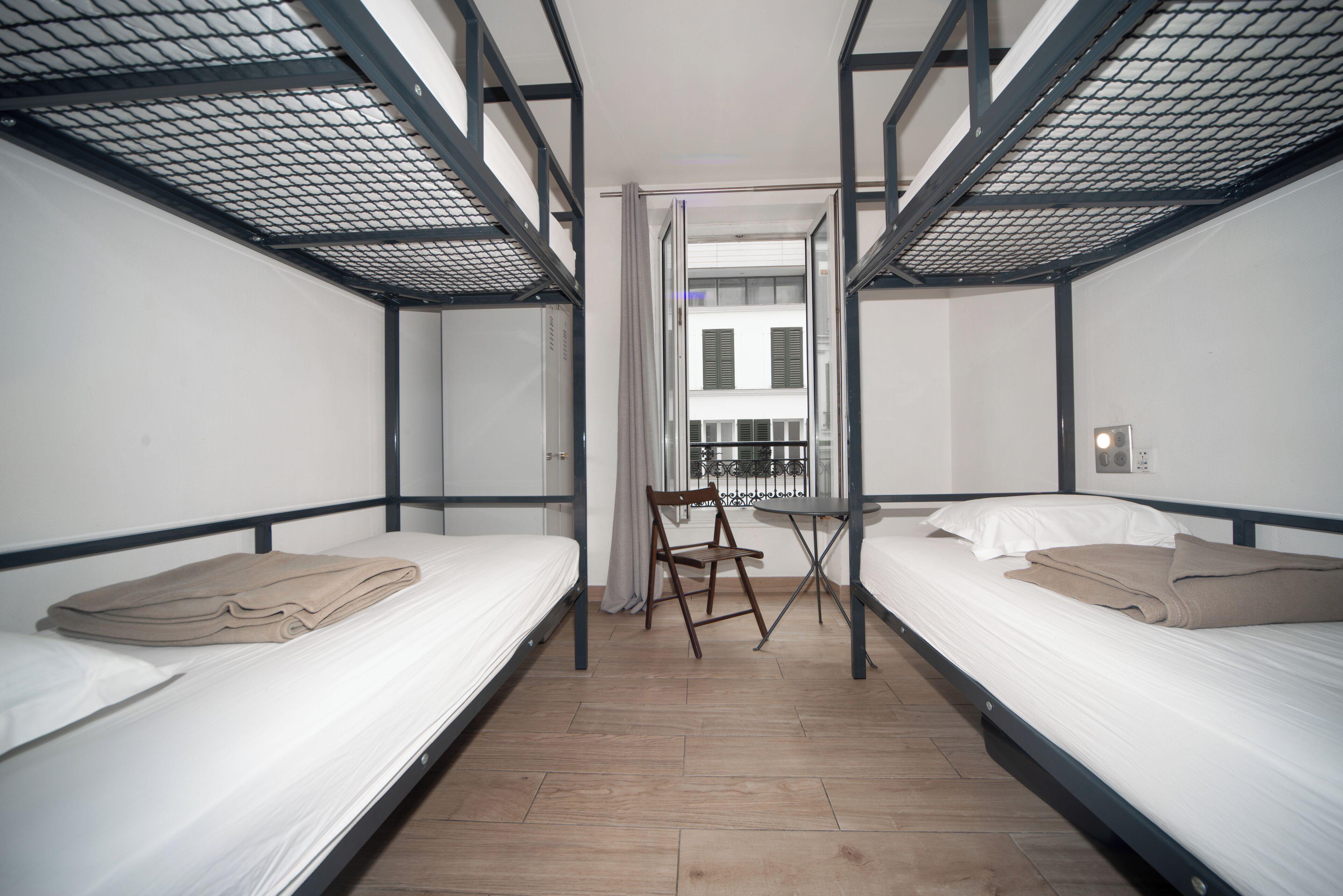 Bed 4-Bed Mixed Dormitory Room