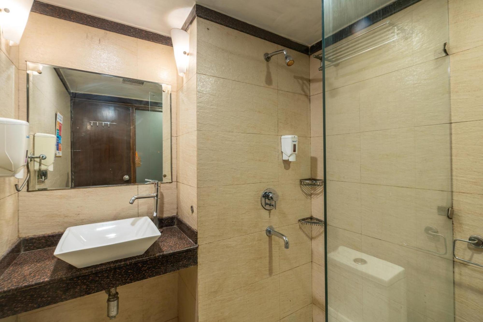 Bed in 6 Bed Mixed AC Dormitory Room with Ensuite Bathroom,1722926802:JPEG