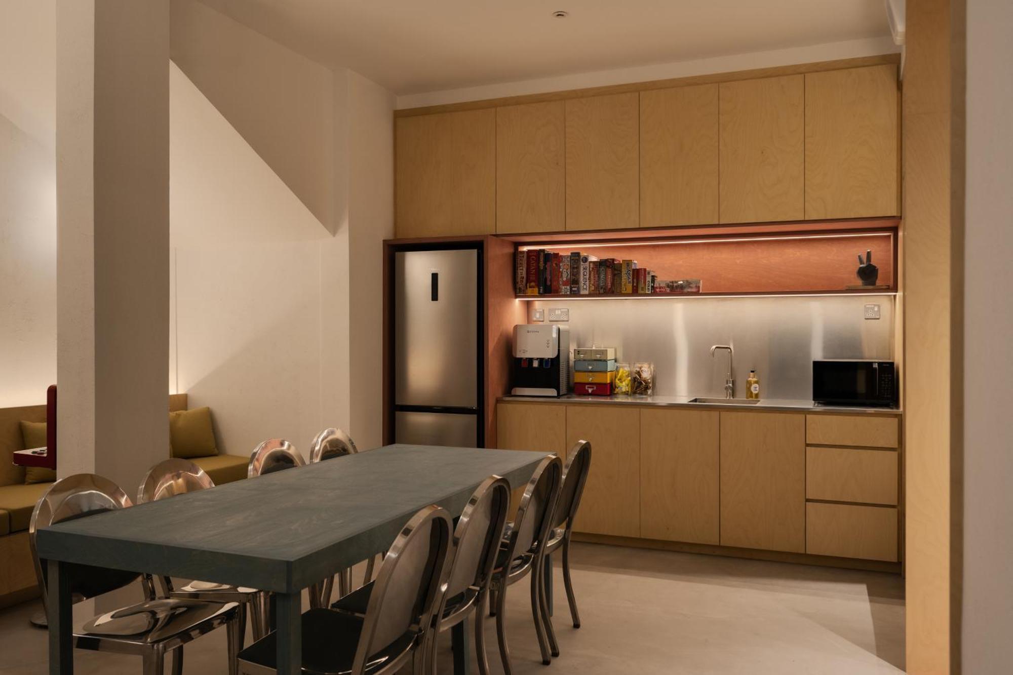 Deluxe Capsule with Shared Bathroom
