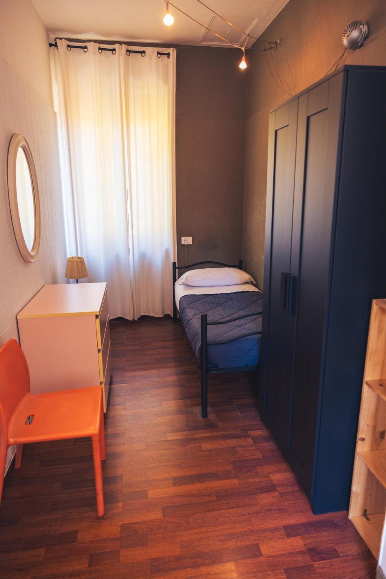 Single Room with Shared Bathroom