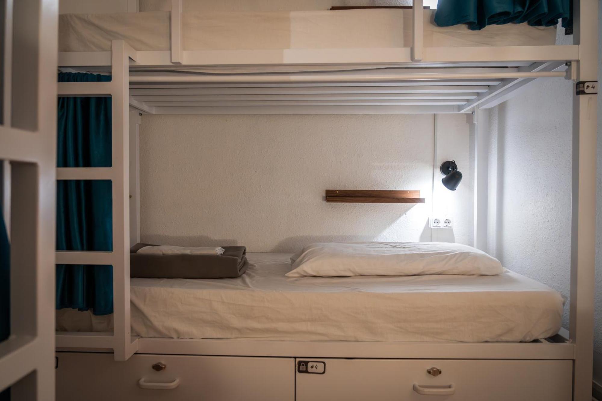 Bed 4-Bed Female Dormitory Room