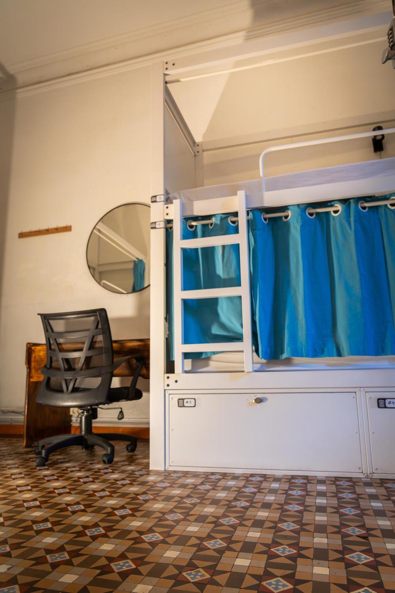 Bed 4-Bed Mixed Dormitory Room