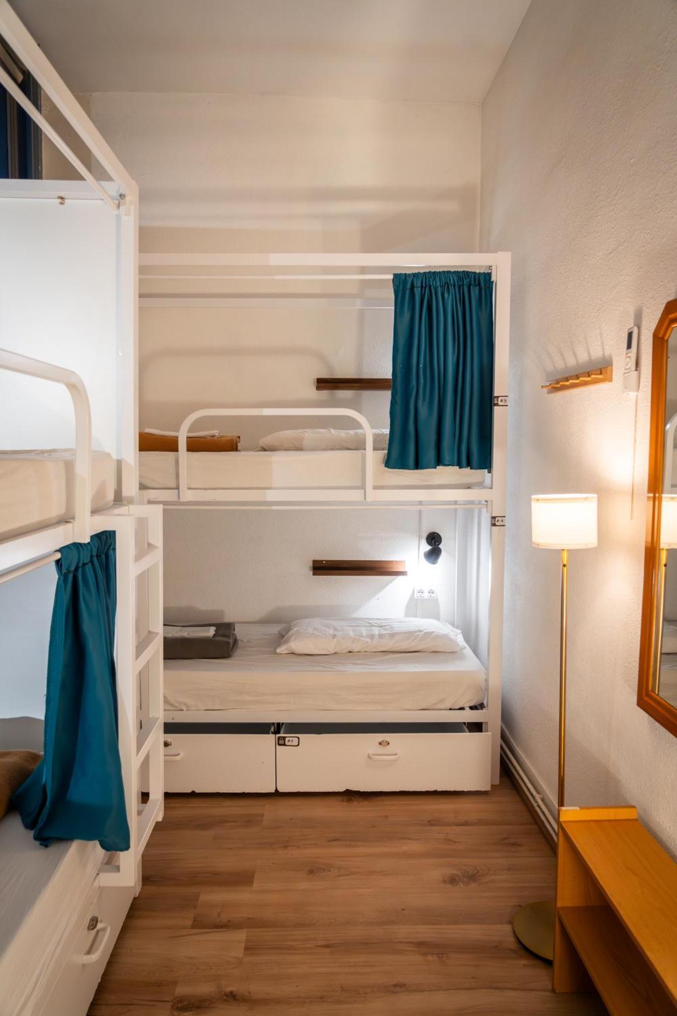 Bed 4-Bed Female Dormitory Room