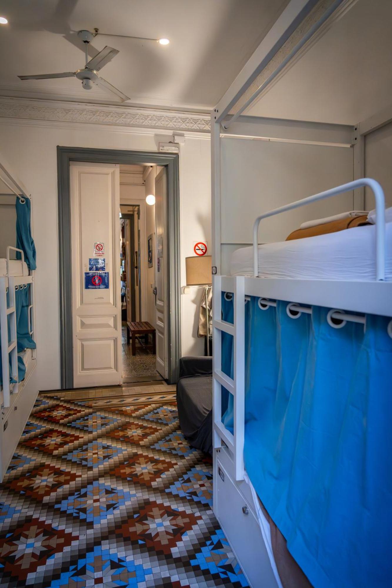 Bed 6-Bed Female Dormitory Room