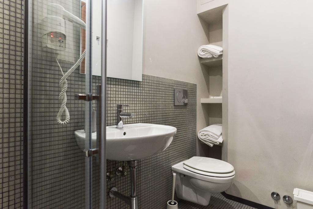 Posto Letto in Dormitorio Misto da 4 Letti con Bagno Interno