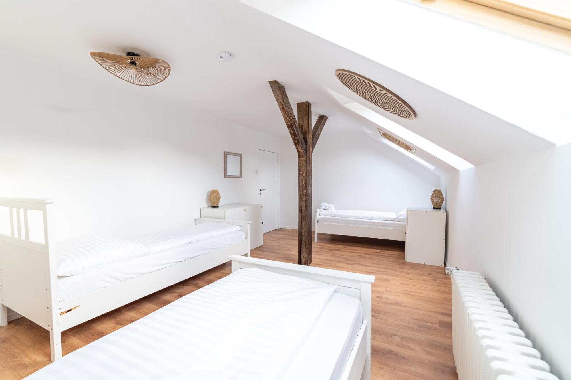 Attic Triple Room with Shared Bathroom,1742811170:JPEG