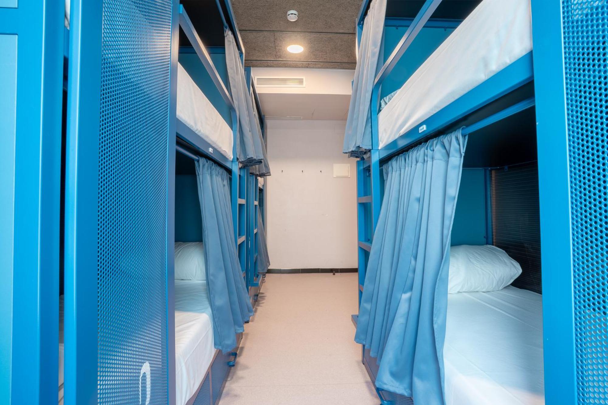 Bed 6 Beds Room
