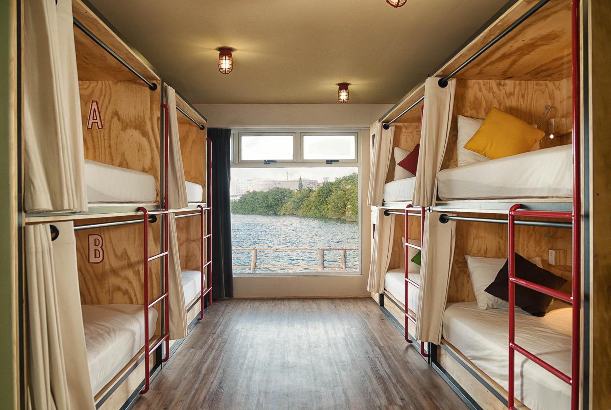 Single Bed 12-Bed Mixed Dormitory Room