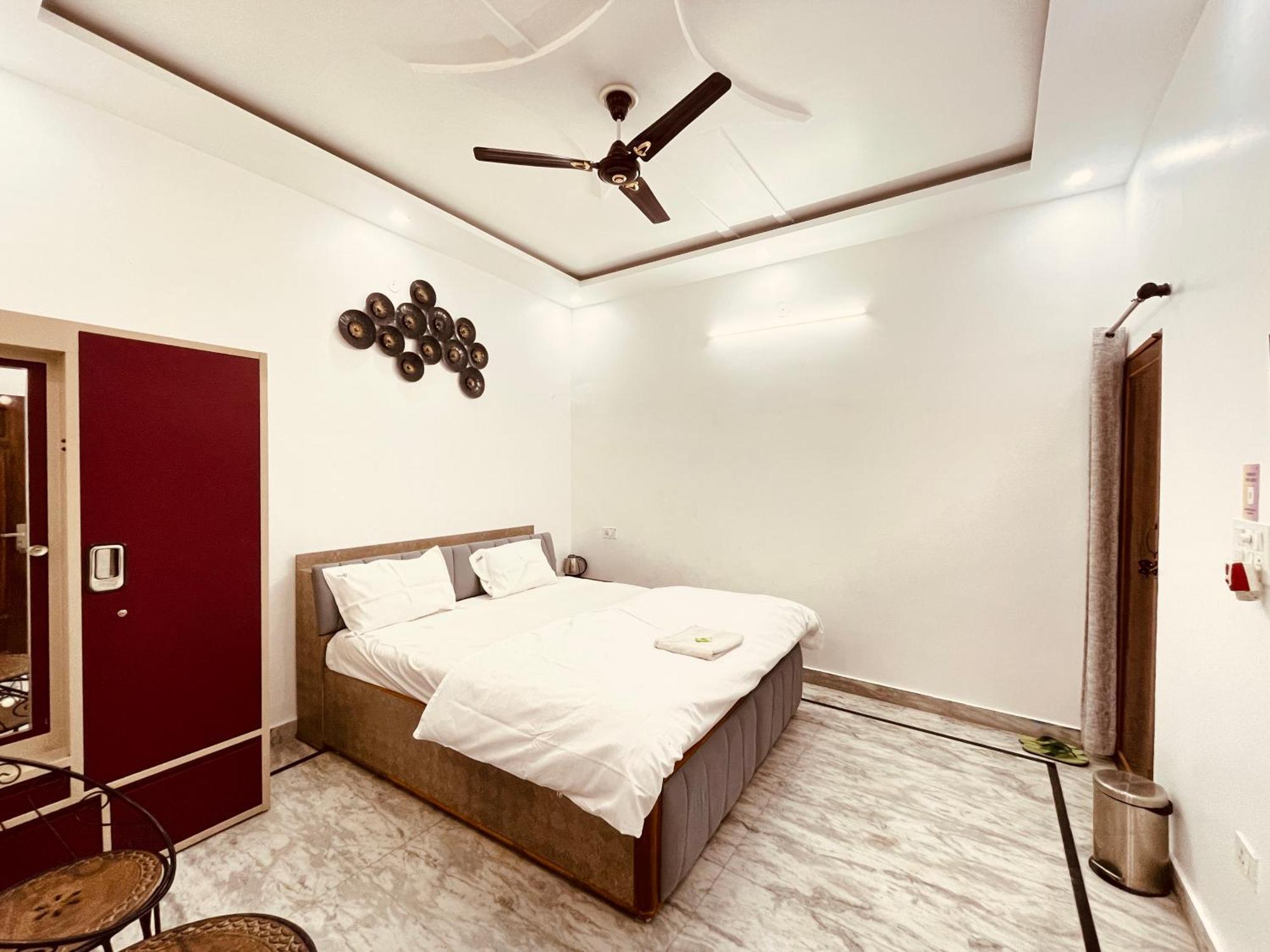 Budget Single Room (No Aircon)