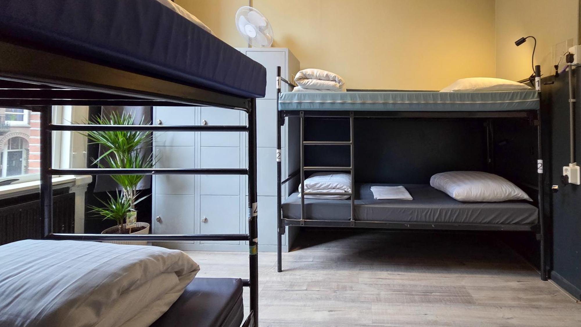 Dormitório Misto com 4 Camas