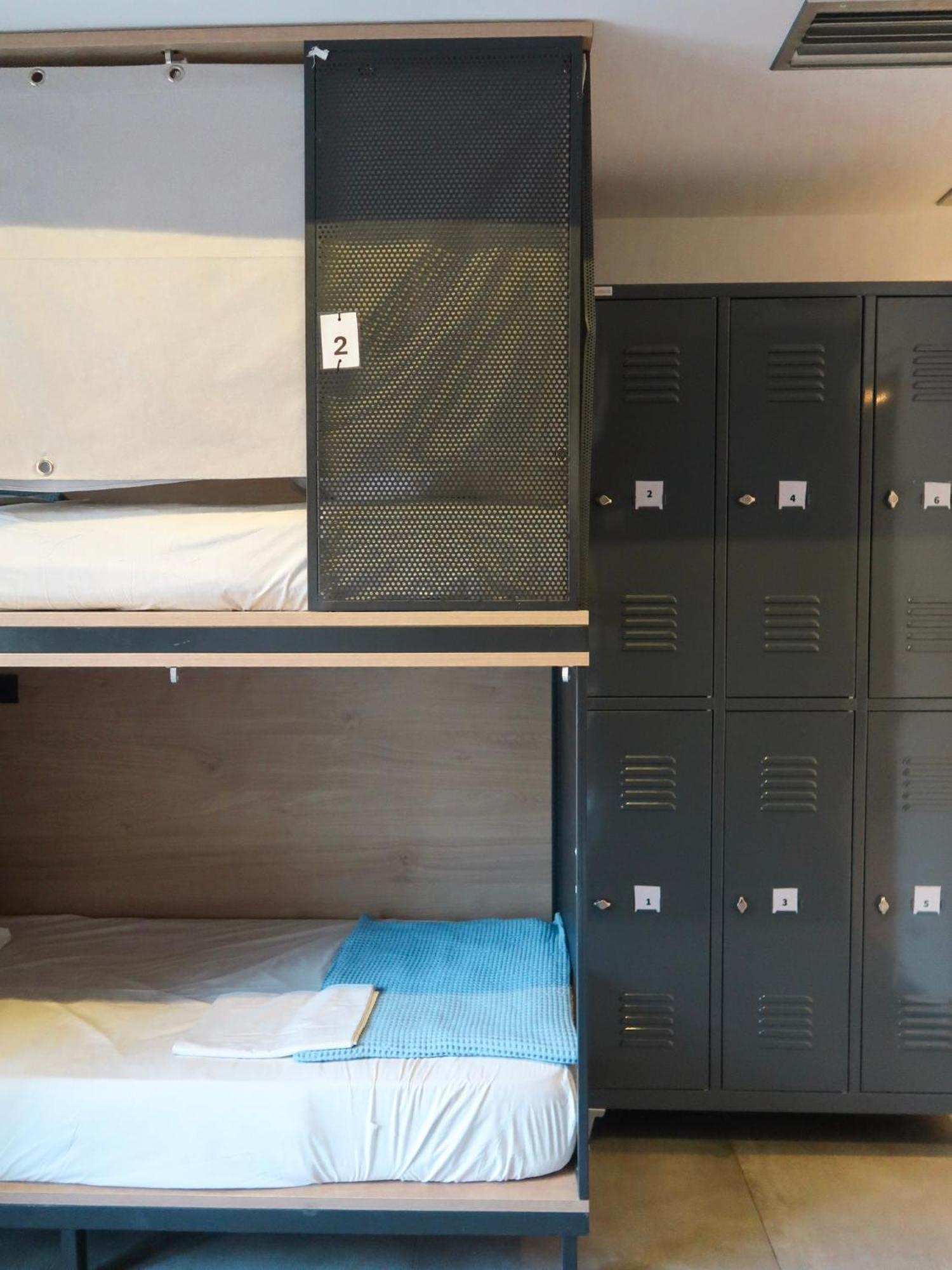 Bed 6-Bed Dormitory Room