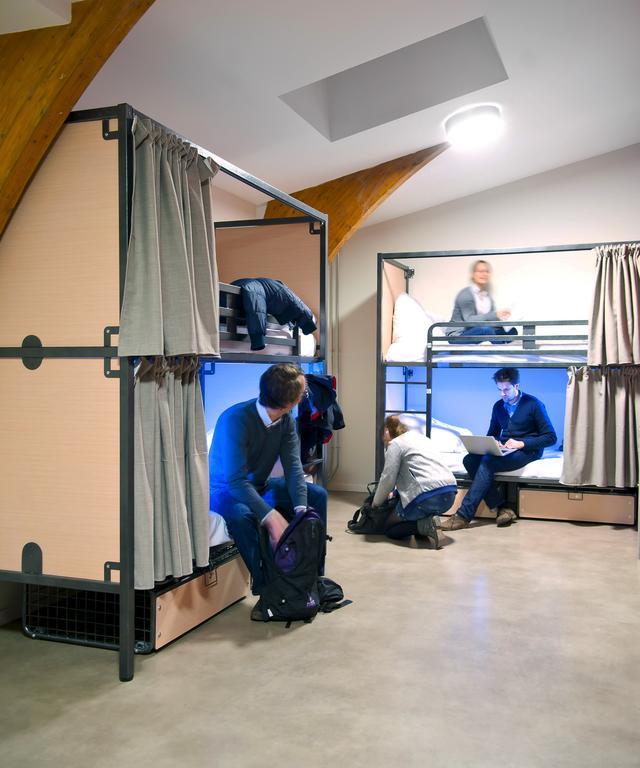 Bed in een Gemengde Slaapzaal met 10 Bedden