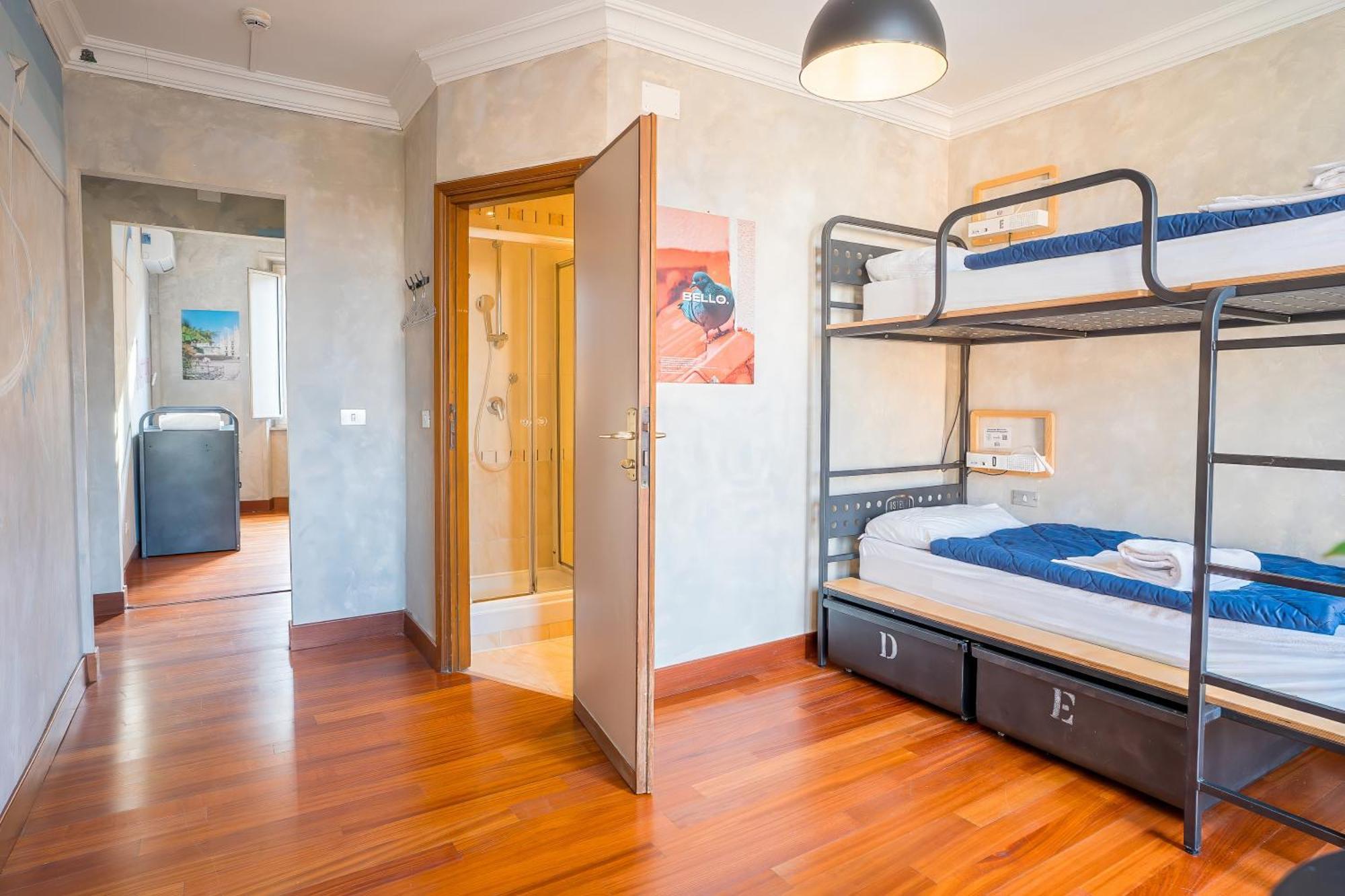 Single Bed 5-Bed Mixed Dormitory Room