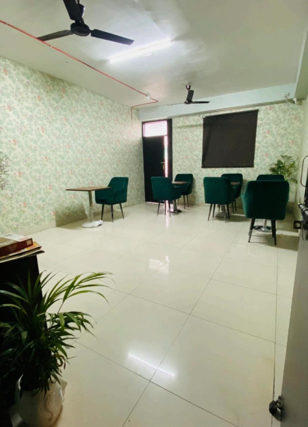 Single Bed Mixed Dormitory Room