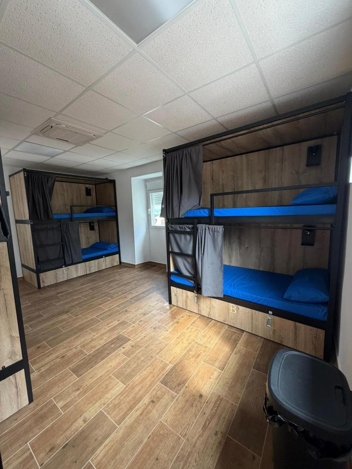 Bed 8-Bed Mixed Dormitory Room