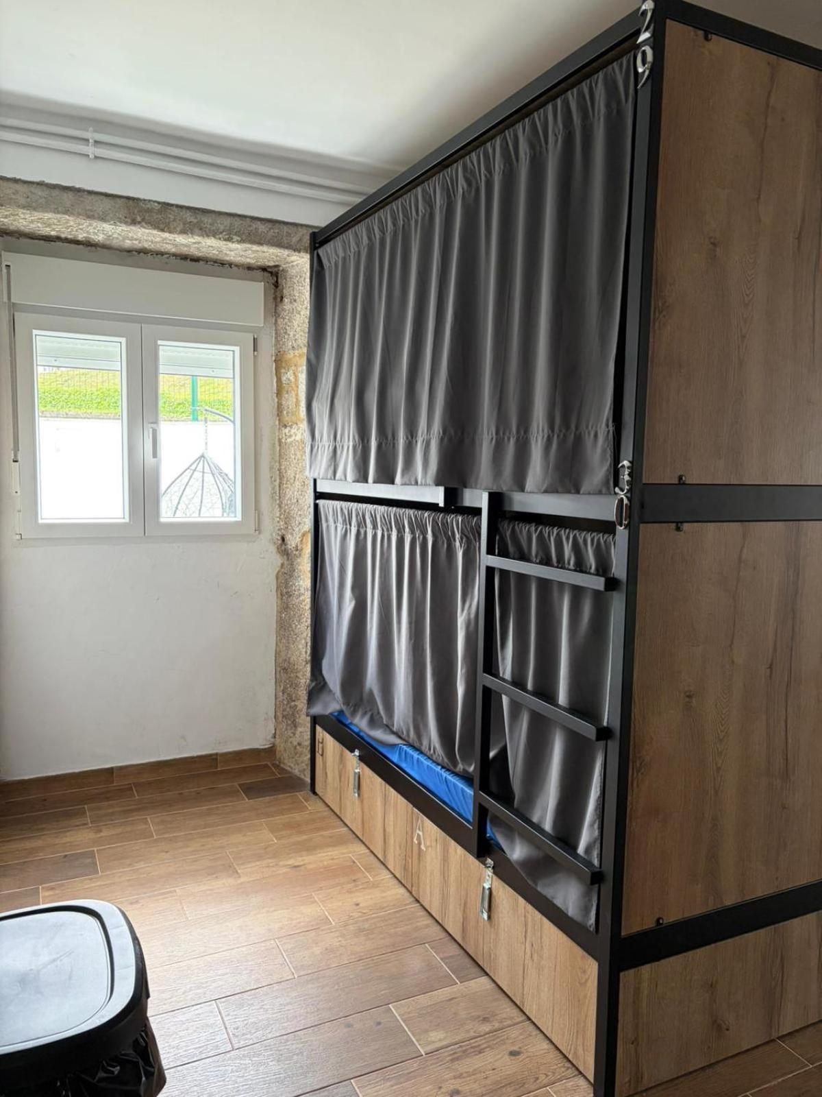 Bed 12-Bed Mixed Dormitory Room