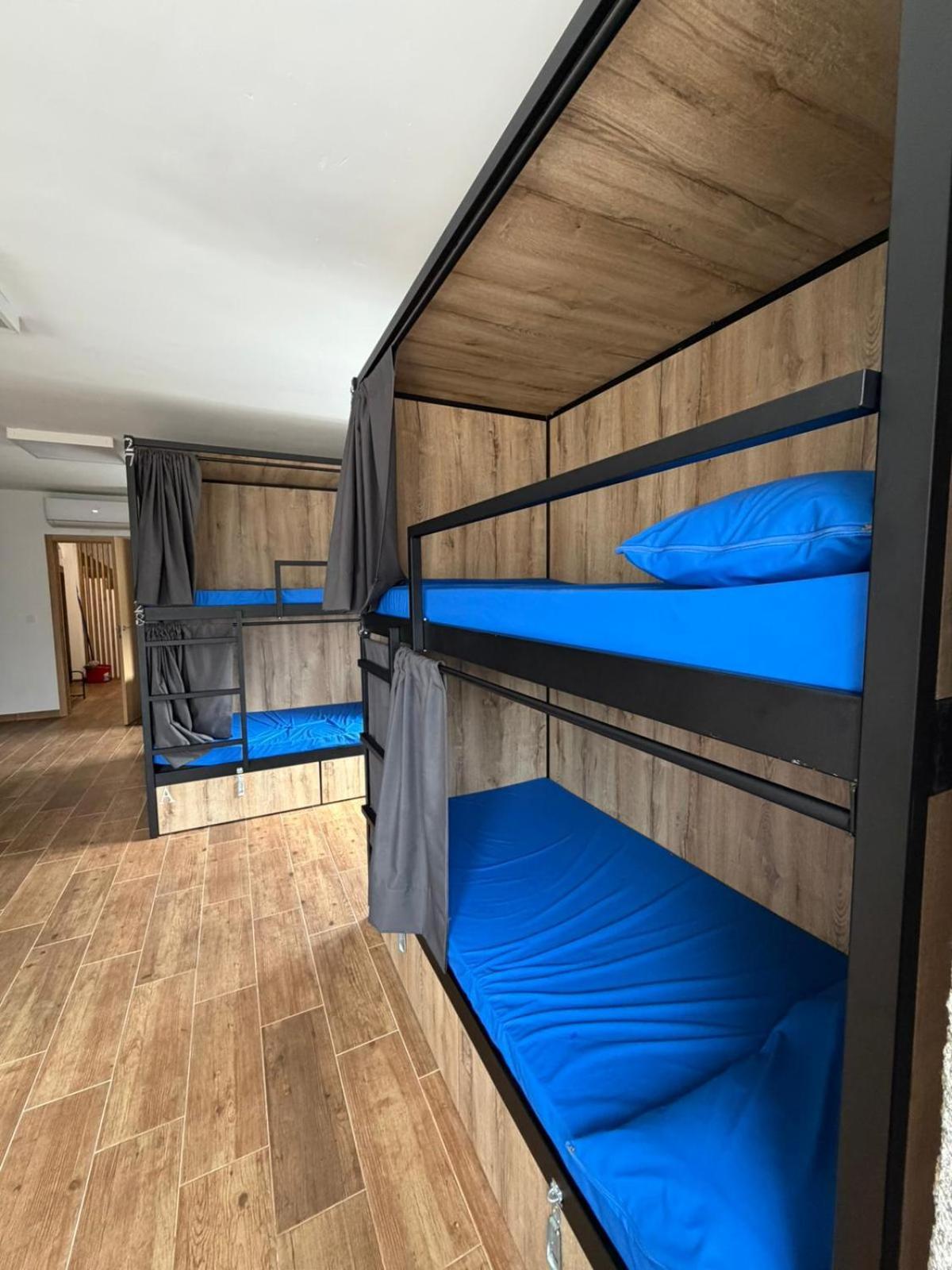 Bed 12-Bed Mixed Dormitory Room